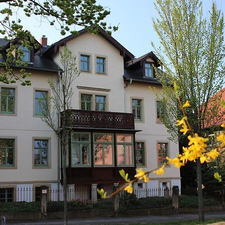 Traumhafte Etagenwohnung In Guenderzeitvilla Dresde Extérieur photo